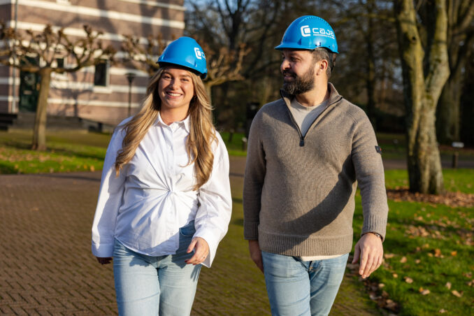 Nadeche en chris met helm